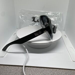 Black VR Headset by